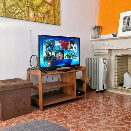 Enjoy Lisbon Cascais Sintra 1200 Metres To Metro Blue Line Sintra Rail Line Free Parking Amadora Exterior foto