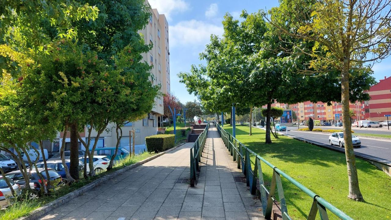 Enjoy Lisbon Cascais Sintra 1200 Metres To Metro Blue Line Sintra Rail Line Free Parking Amadora Exterior foto