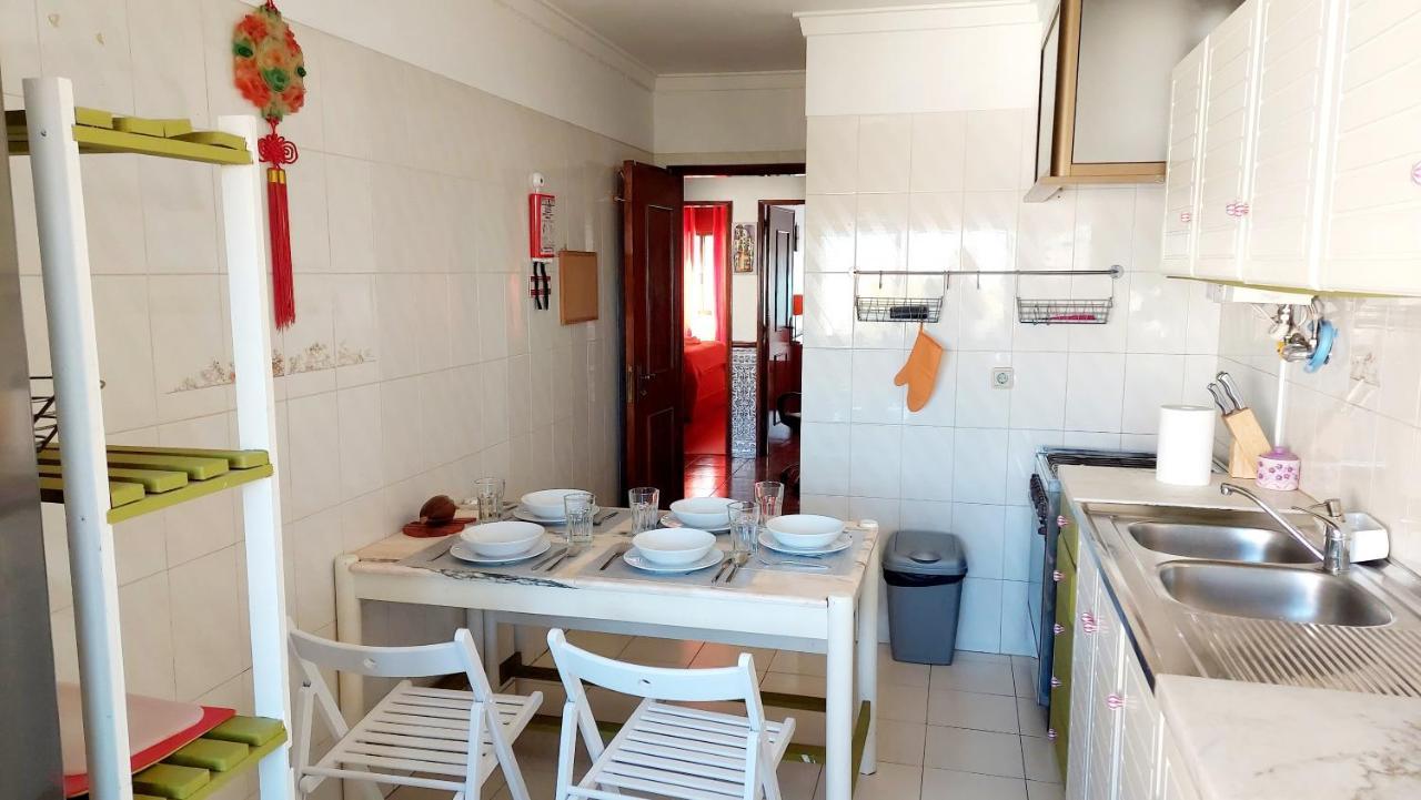 Enjoy Lisbon Cascais Sintra 1200 Metres To Metro Blue Line Sintra Rail Line Free Parking Amadora Exterior foto