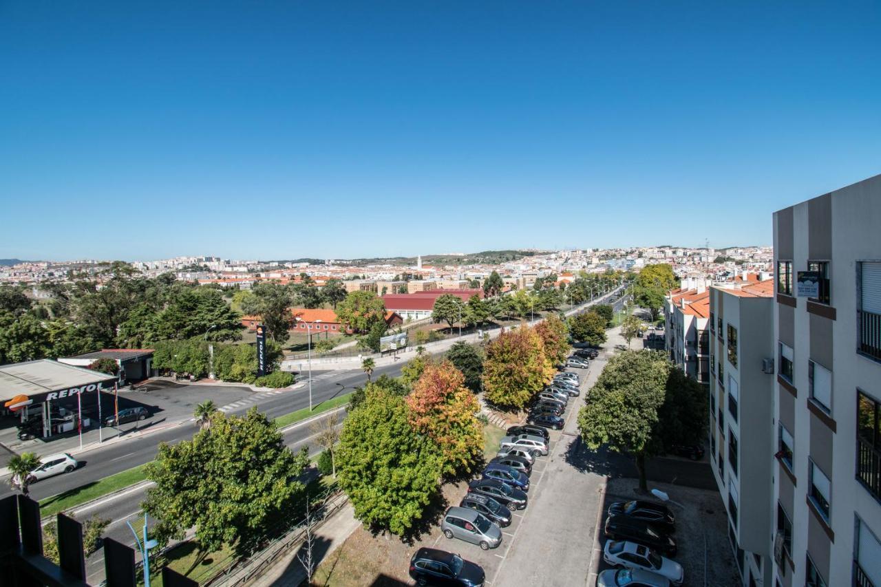 Enjoy Lisbon Cascais Sintra 1200 Metres To Metro Blue Line Sintra Rail Line Free Parking Amadora Exterior foto