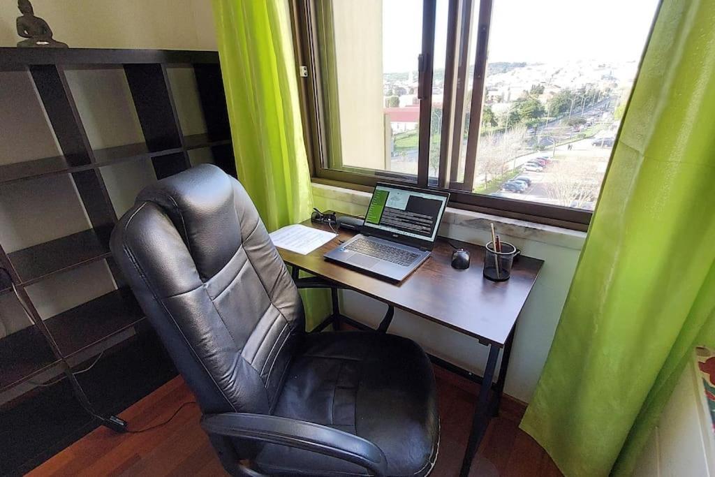 Enjoy Lisbon Cascais Sintra 1200 Metres To Metro Blue Line Sintra Rail Line Free Parking Amadora Exterior foto