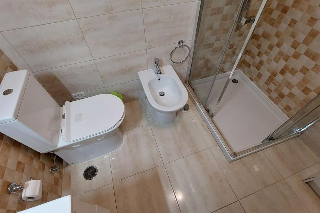 Enjoy Lisbon Cascais Sintra 1200 Metres To Metro Blue Line Sintra Rail Line Free Parking Amadora Exterior foto