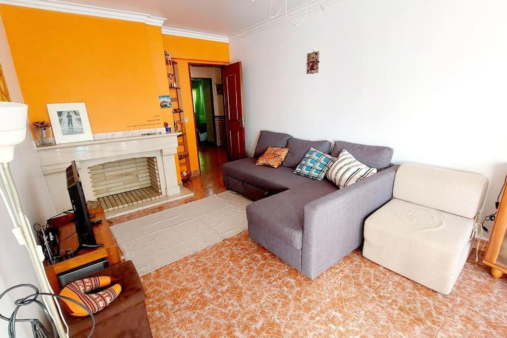 Enjoy Lisbon Cascais Sintra 1200 Metres To Metro Blue Line Sintra Rail Line Free Parking Amadora Exterior foto